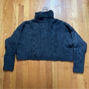 GREY CROPPED SWEATER